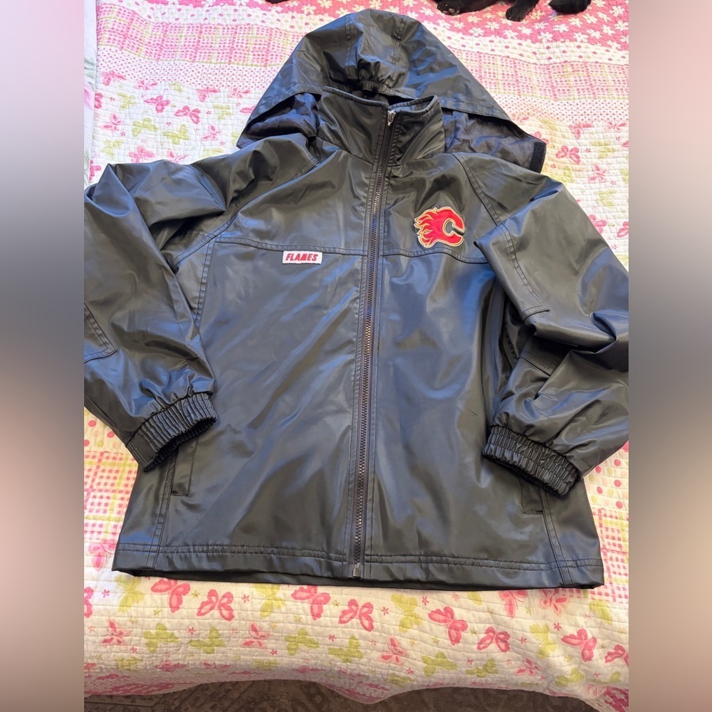 NHL Calgary Flames Nylon Coated Coach Jacket- Size Large-Rolled hood